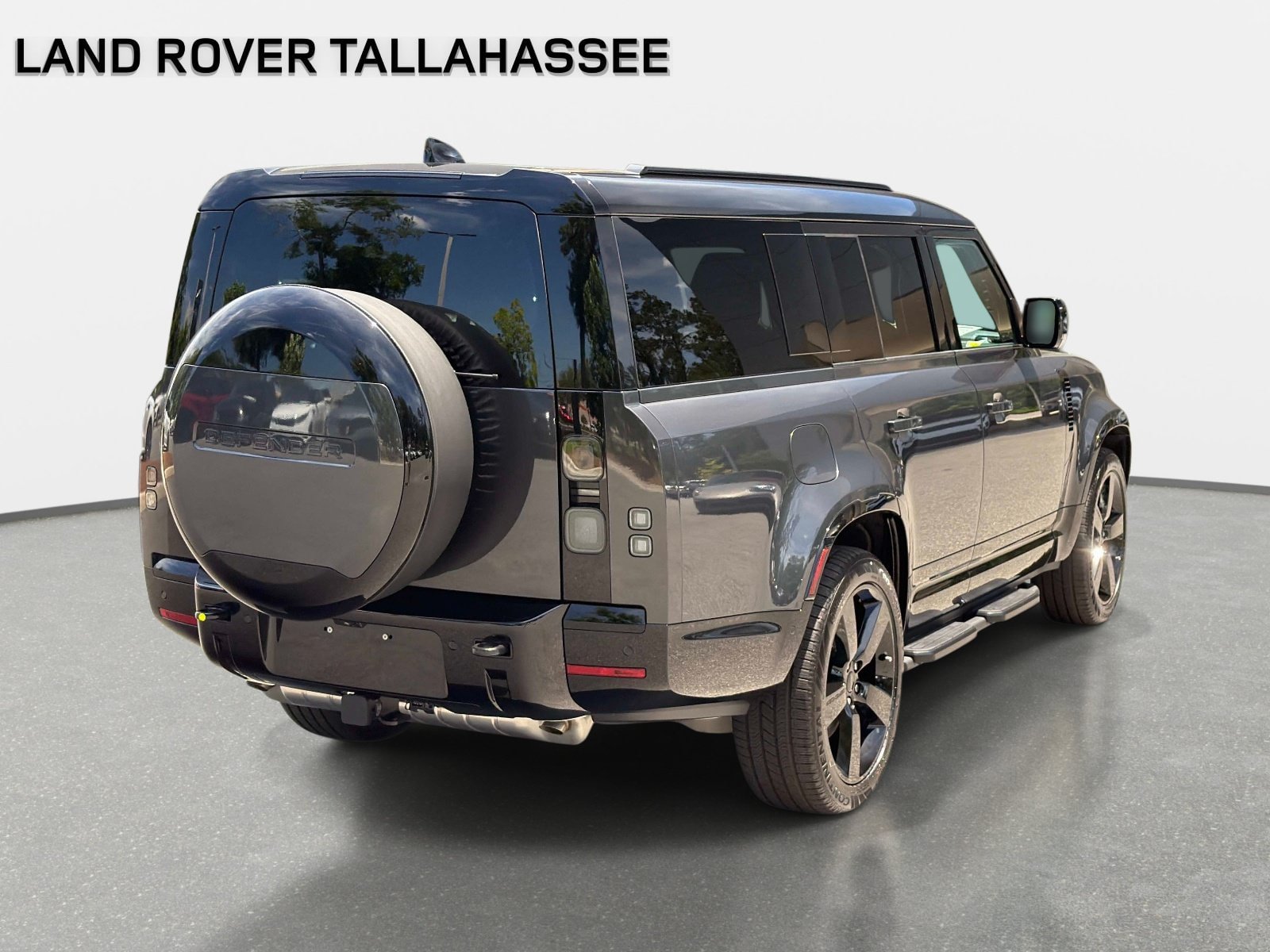 New 2026 Land Rover Defender 130 X-Dynamic SE AWD/4WD image 5