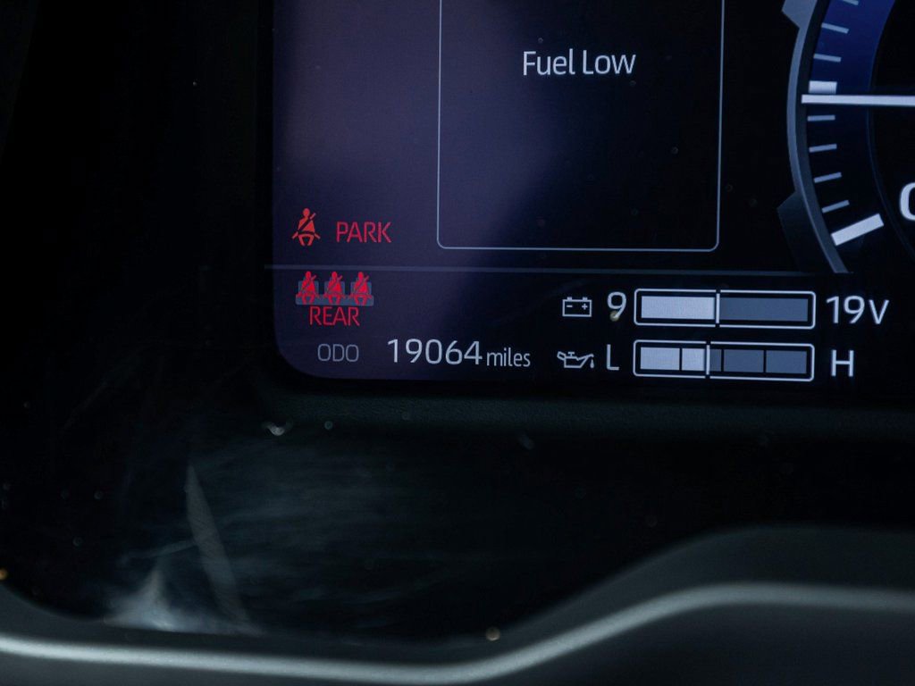 Used 2024 Toyota Tundra Limited AWD/4WD image 17