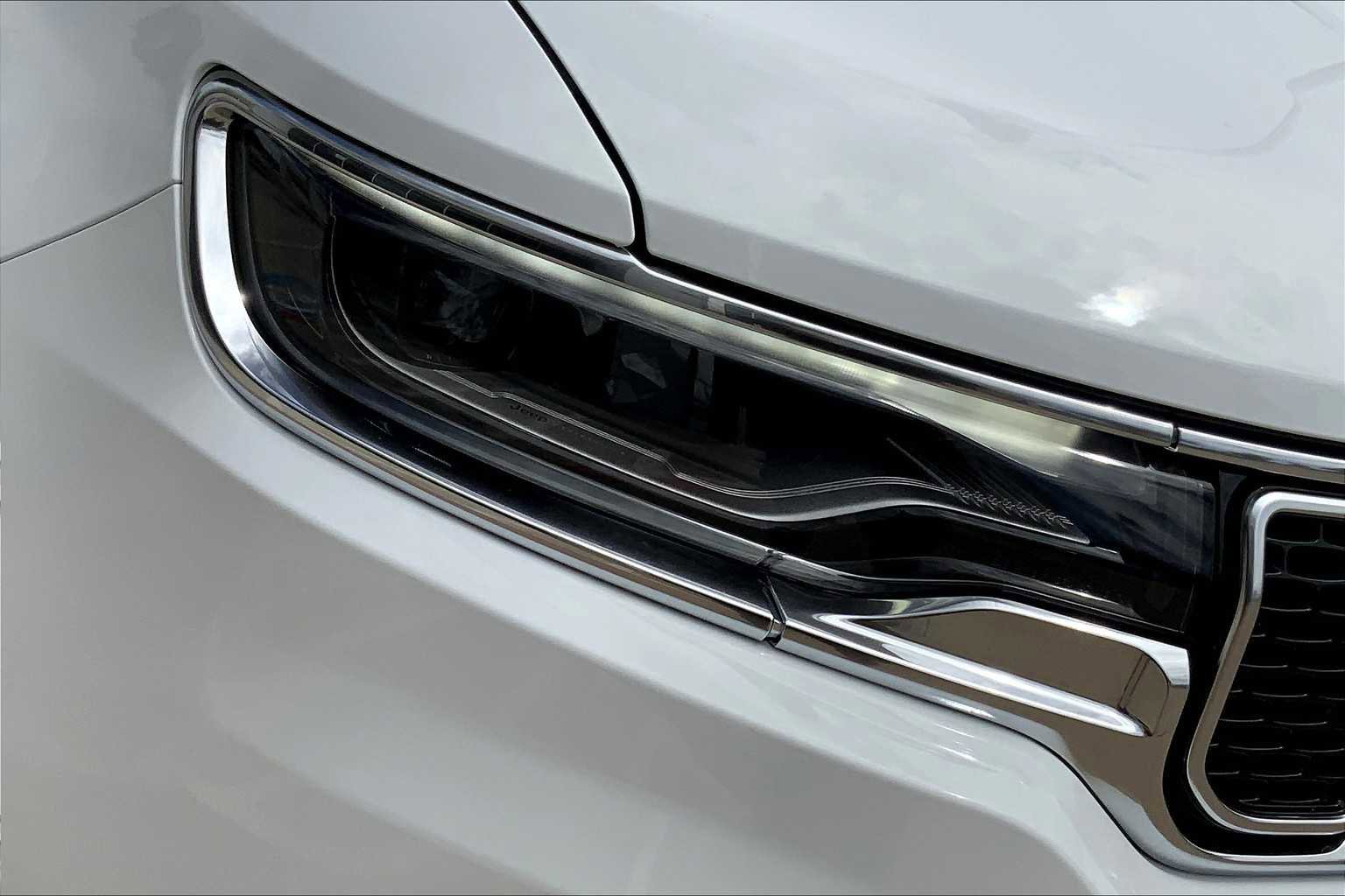 New 2025 Jeep Wagoneer w/ Convenience Group I image 13