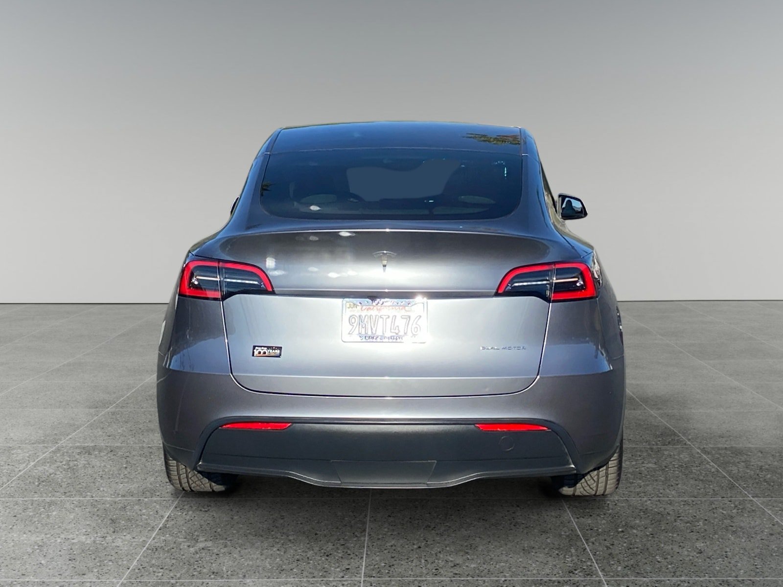 Used 2024 Tesla Model Y Long Range AWD/4WD image 4