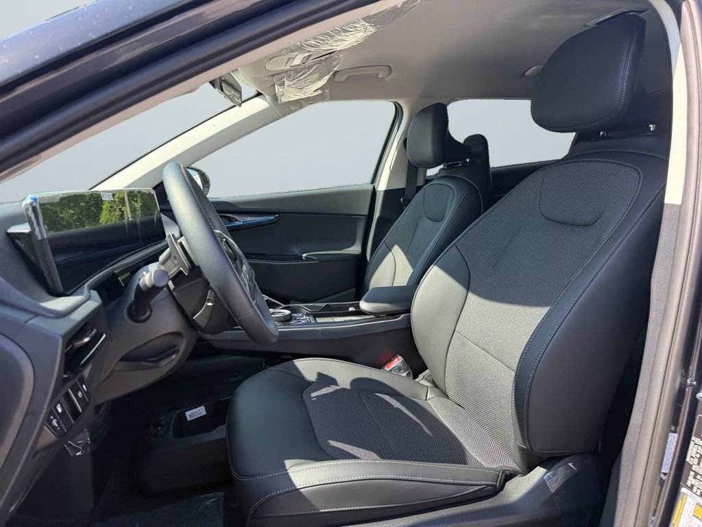 New 2025 Kia EV6 Light w/ Light LR Technology Package image 9