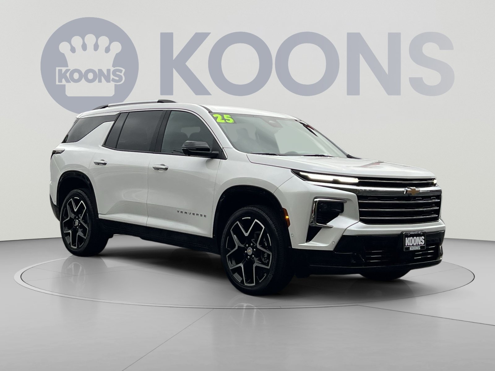 Used 2025 Chevrolet Traverse High Country AWD/4WD image 2