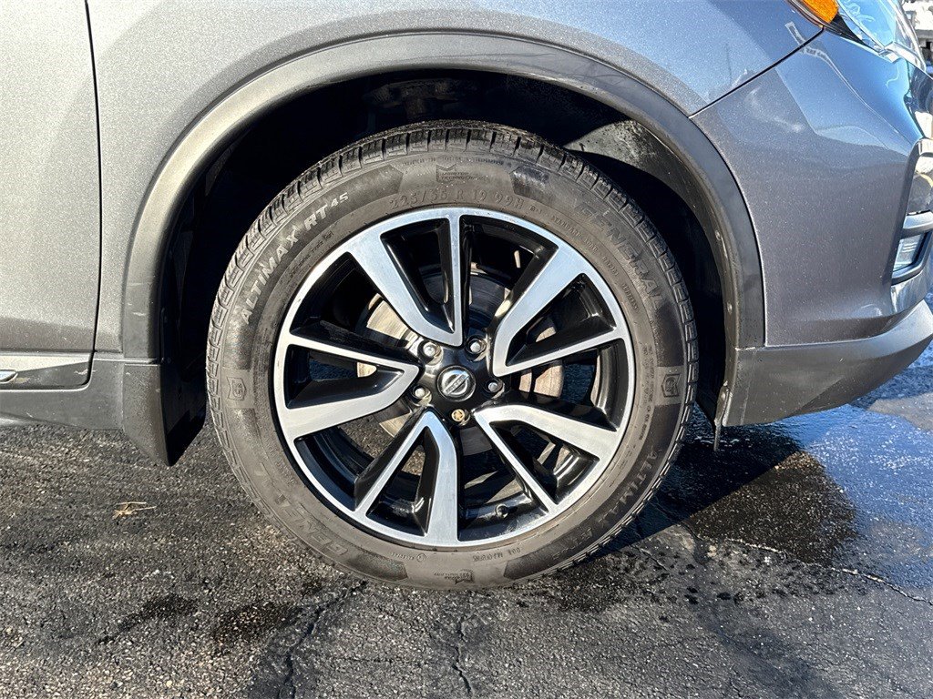 Used 2019 Nissan Rogue SL w/ Premium Package image 13