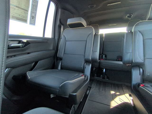 New 2026 Chevrolet Suburban Premier image 4