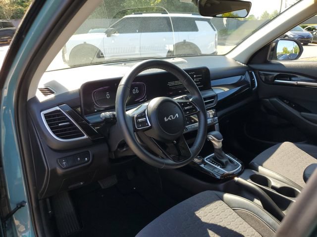 Certified 2025 Kia Seltos S FWD image 25