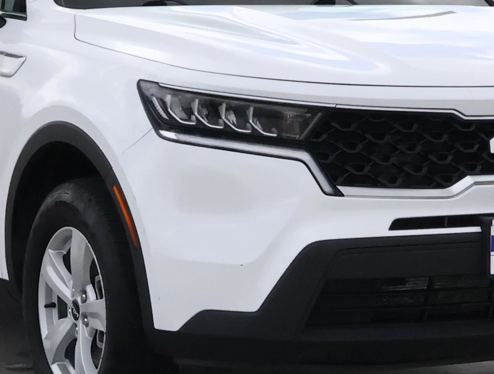 Used 2022 Kia Sorento LX image 7