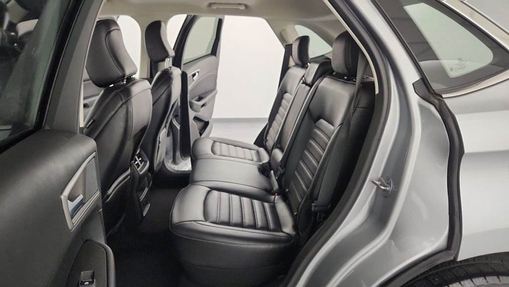 Used 2023 Ford Edge SEL image 28