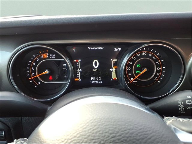 Used 2018 Jeep Wrangler Unlimited Sahara w/ Cold Weather Group image 16