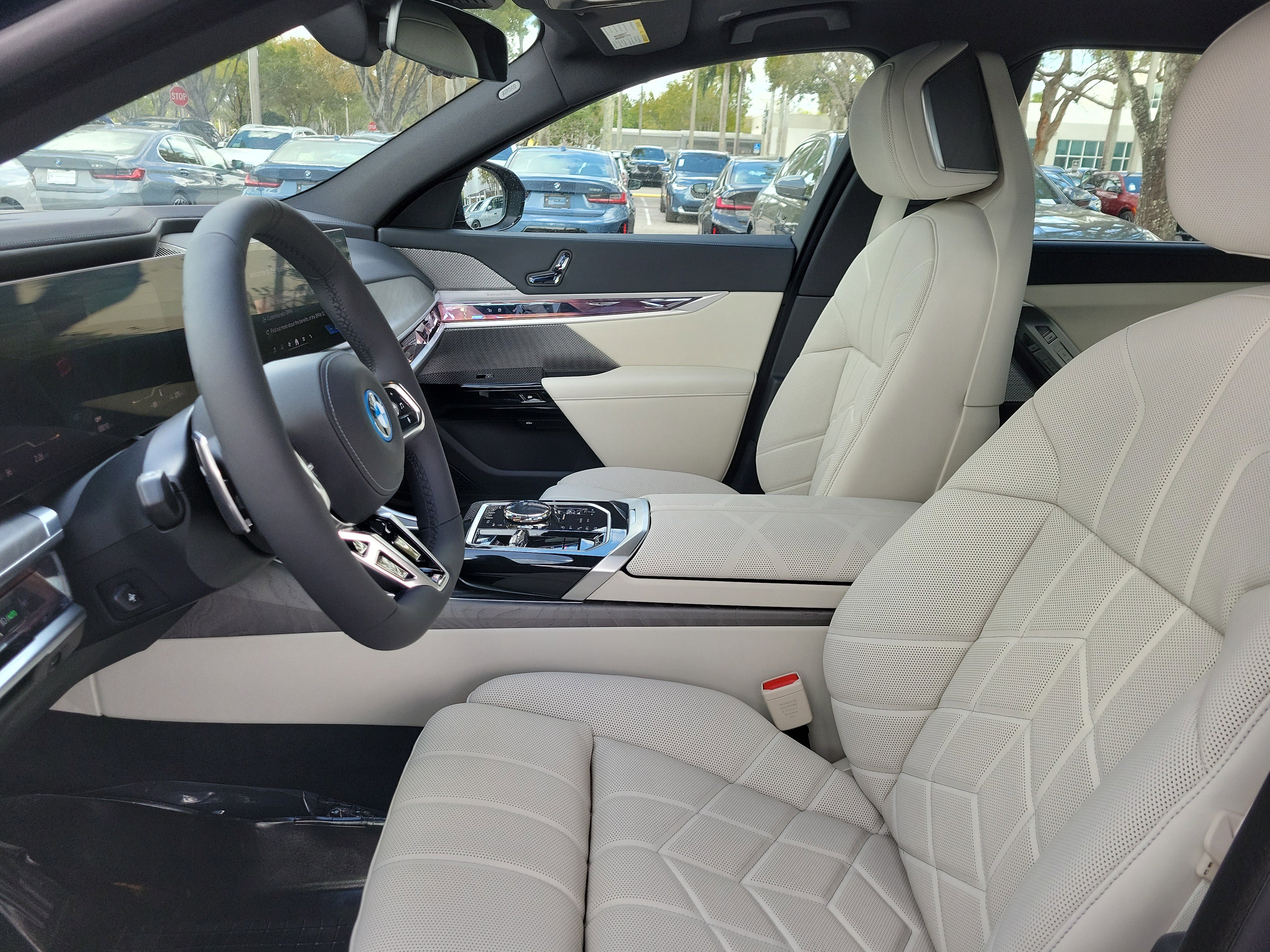 New 2026 BMW i7 eDrive50 w/ M Sport Package image 14