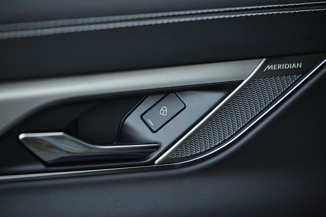 New 2024 Jaguar XF R-Dynamic SE AWD/4WD image 33