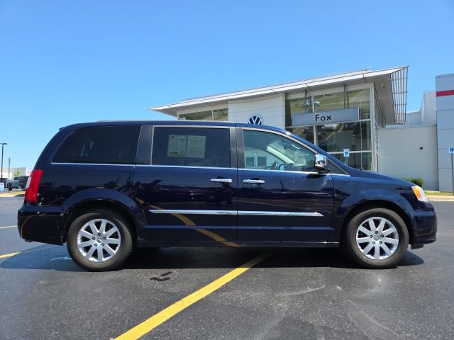 Used 2012 Chrysler Town & Country Touring-L w/ Driver Convenience Group FWD image 8
