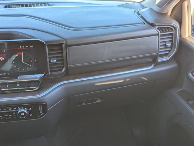 Used 2025 GMC Sierra 1500 SLT image 17