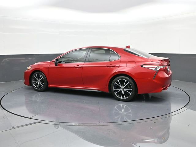 Used 2020 Toyota Camry SE w/ Convenience Package image 5