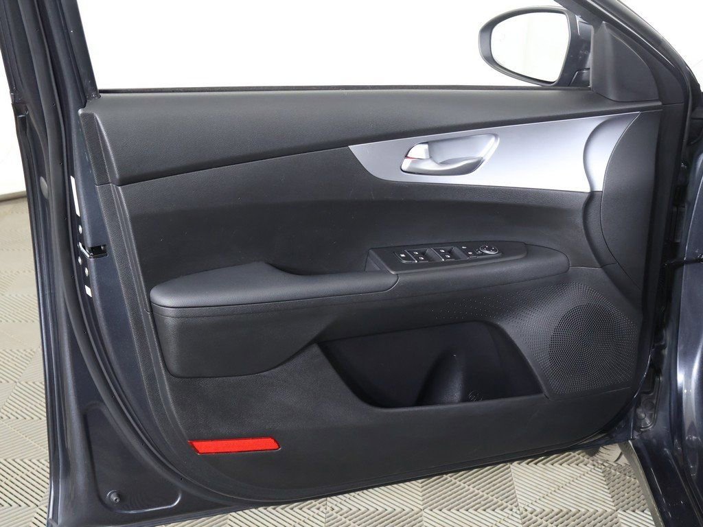 Used 2023 Kia Forte LXS w/ LXS Technology Package FWD image 21