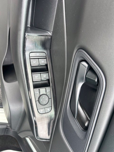 Used 2024 Nissan Rogue S AWD/4WD image 19