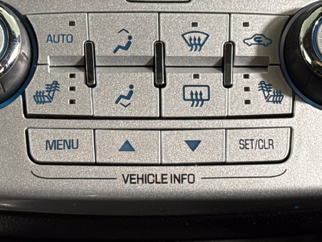 Used 2011 Chevrolet Equinox LTZ AWD/4WD image 37