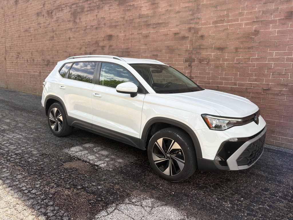 Used 2025 Volkswagen Taos SE AWD/4WD image 8