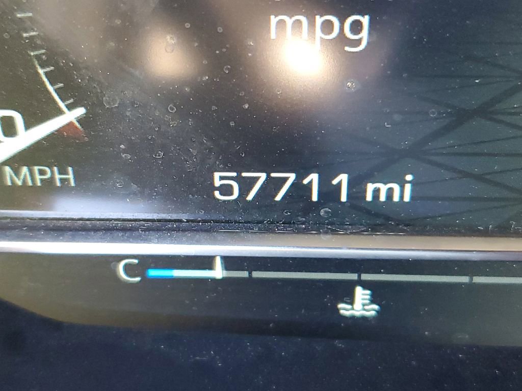 Used 2024 GMC Yukon SLT image 34