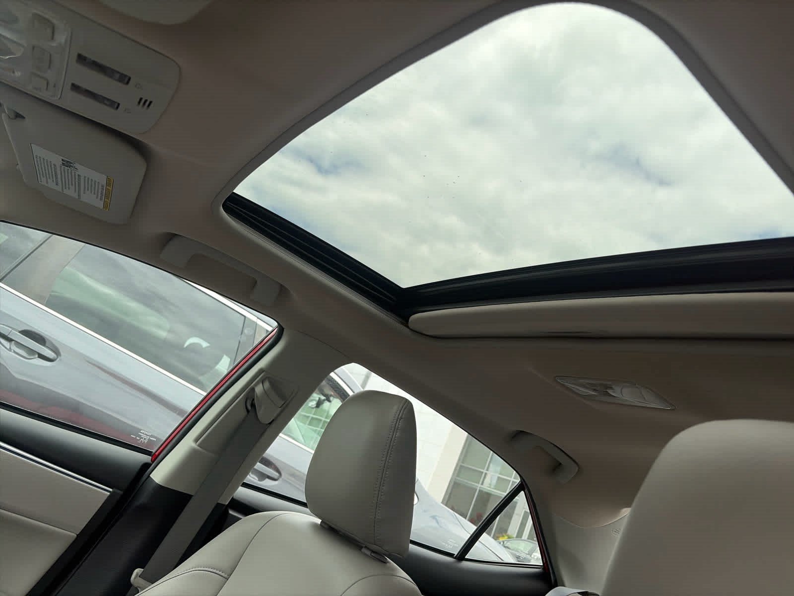 Used 2015 Toyota Corolla LE FWD image 8