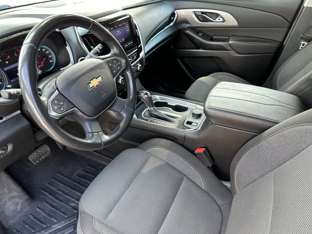 Used 2020 Chevrolet Traverse LT FWD image 9