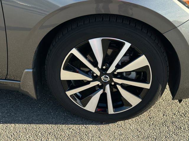 Used 2021 Nissan Sentra SV w/ SV Premium Package image 11