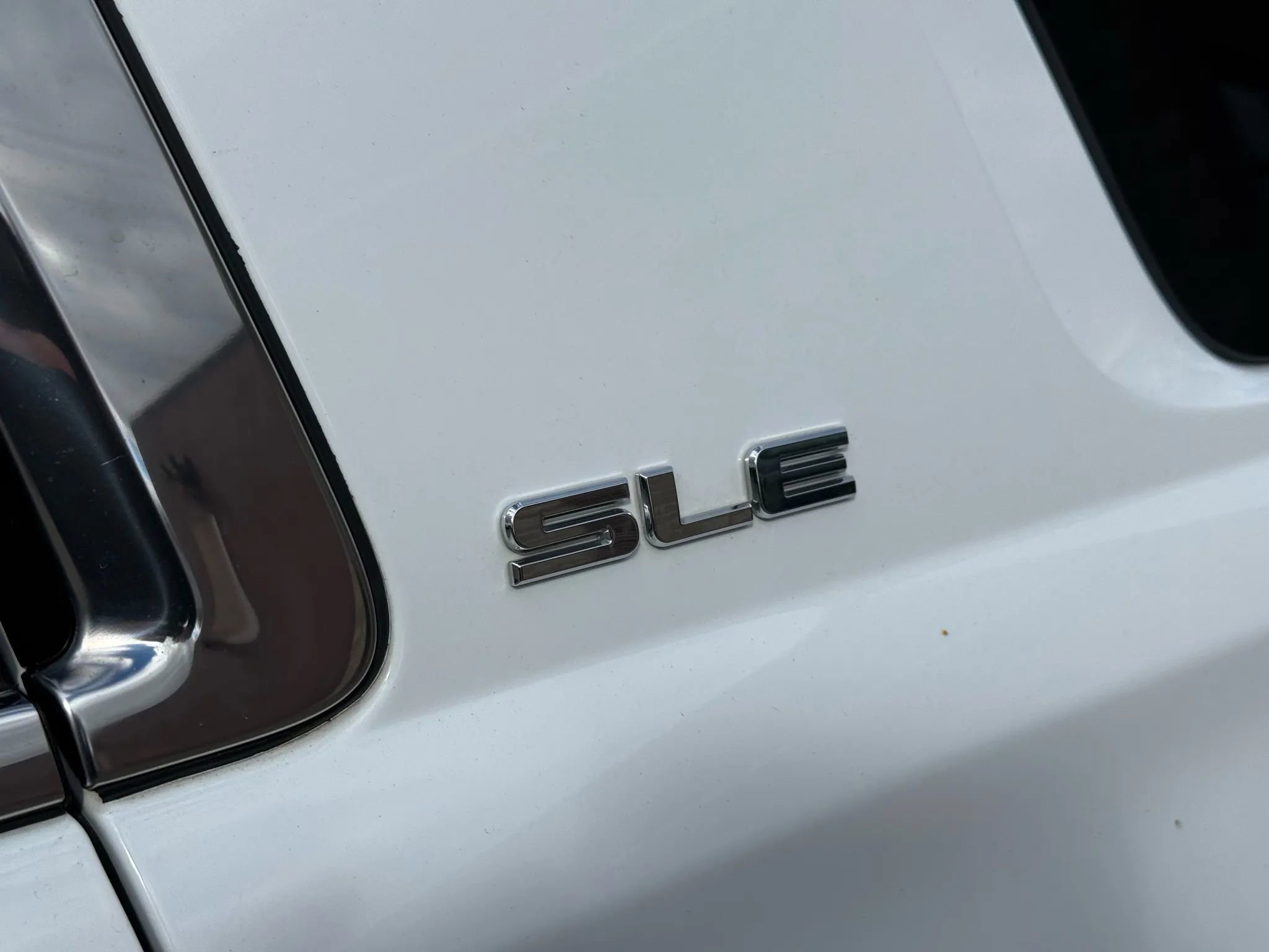 Used 2019 GMC Yukon SLE w/ SLE Value Package image 14