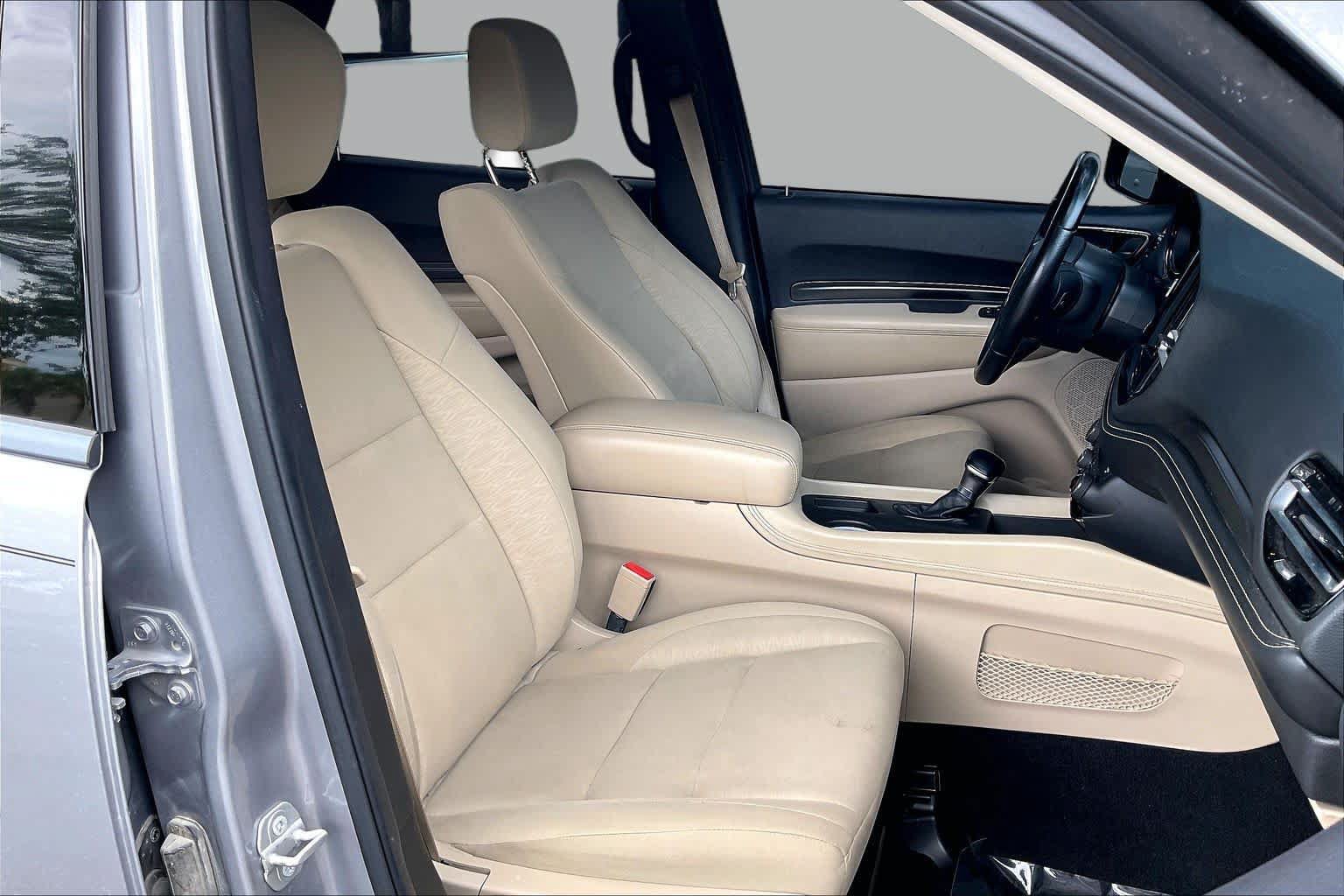 Used 2021 Dodge Durango SXT AWD/4WD image 8