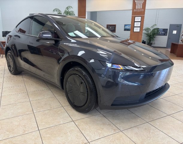 Used 2026 Tesla Model Y 2WD image 1
