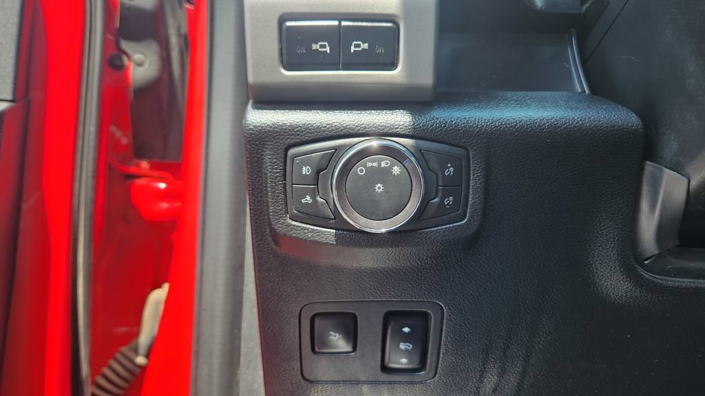 Used 2021 Ford F250 Lariat w/ Lariat Ultimate Package AWD/4WD image 19