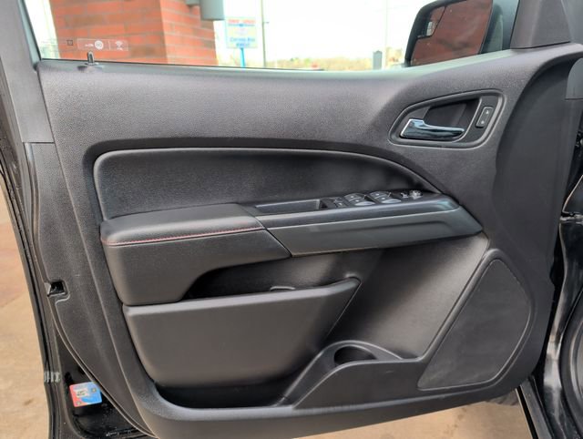 Used 2017 GMC Canyon SLE w/ All Terrain Package AWD/4WD image 12