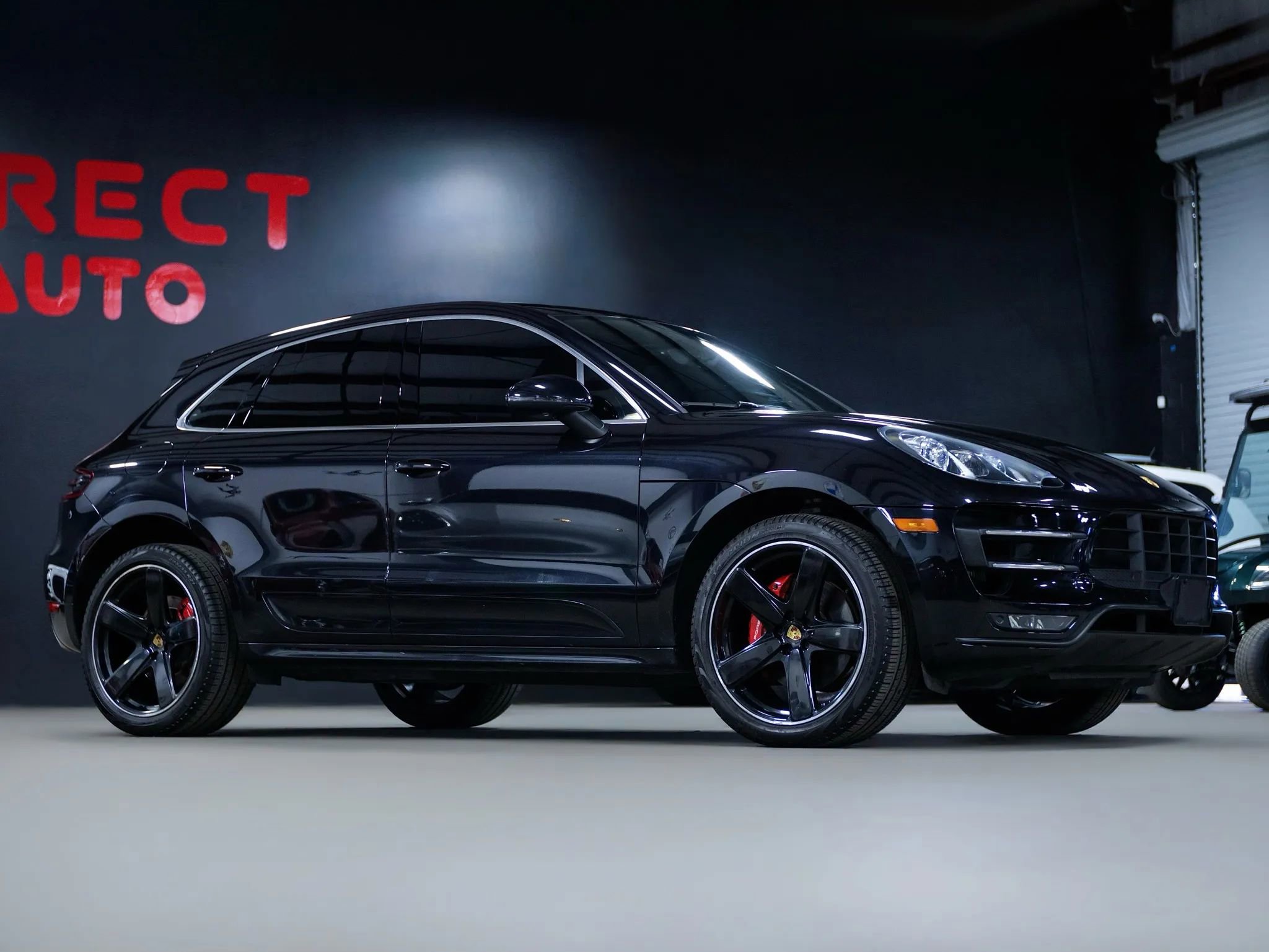 Used 2017 Porsche Macan Turbo image 8