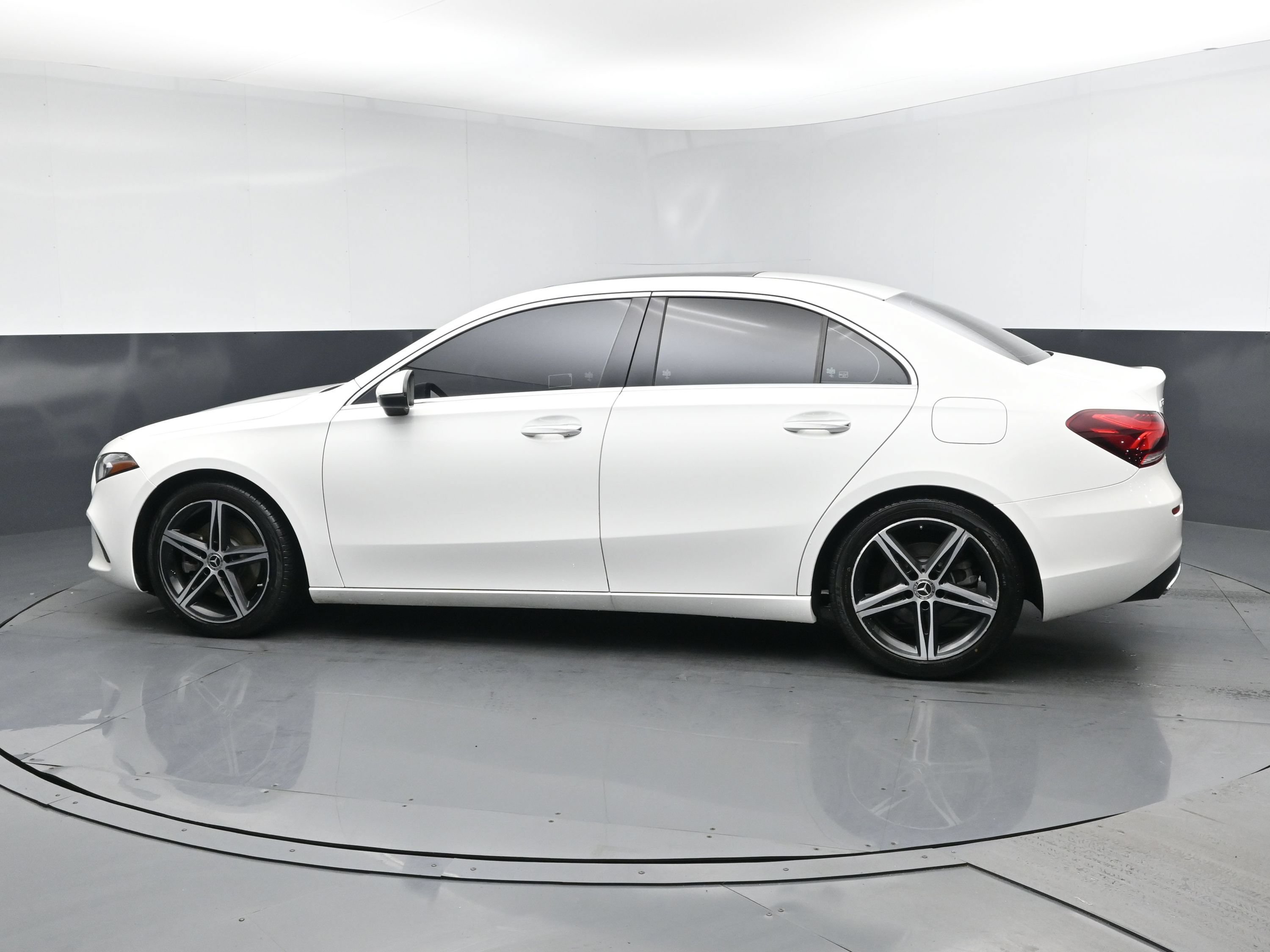 Used 2022 Mercedes-Benz A 220 4MATIC w/ Premium Package Lite image 4