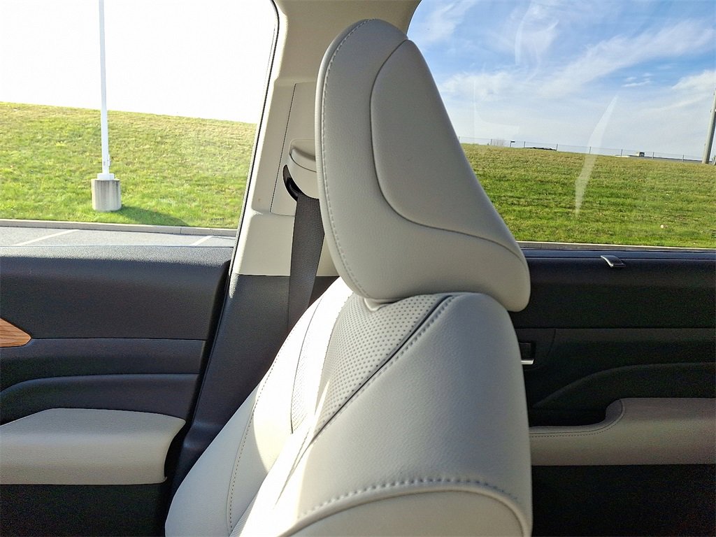 Certified 2025 Toyota Grand Highlander AWD image 17
