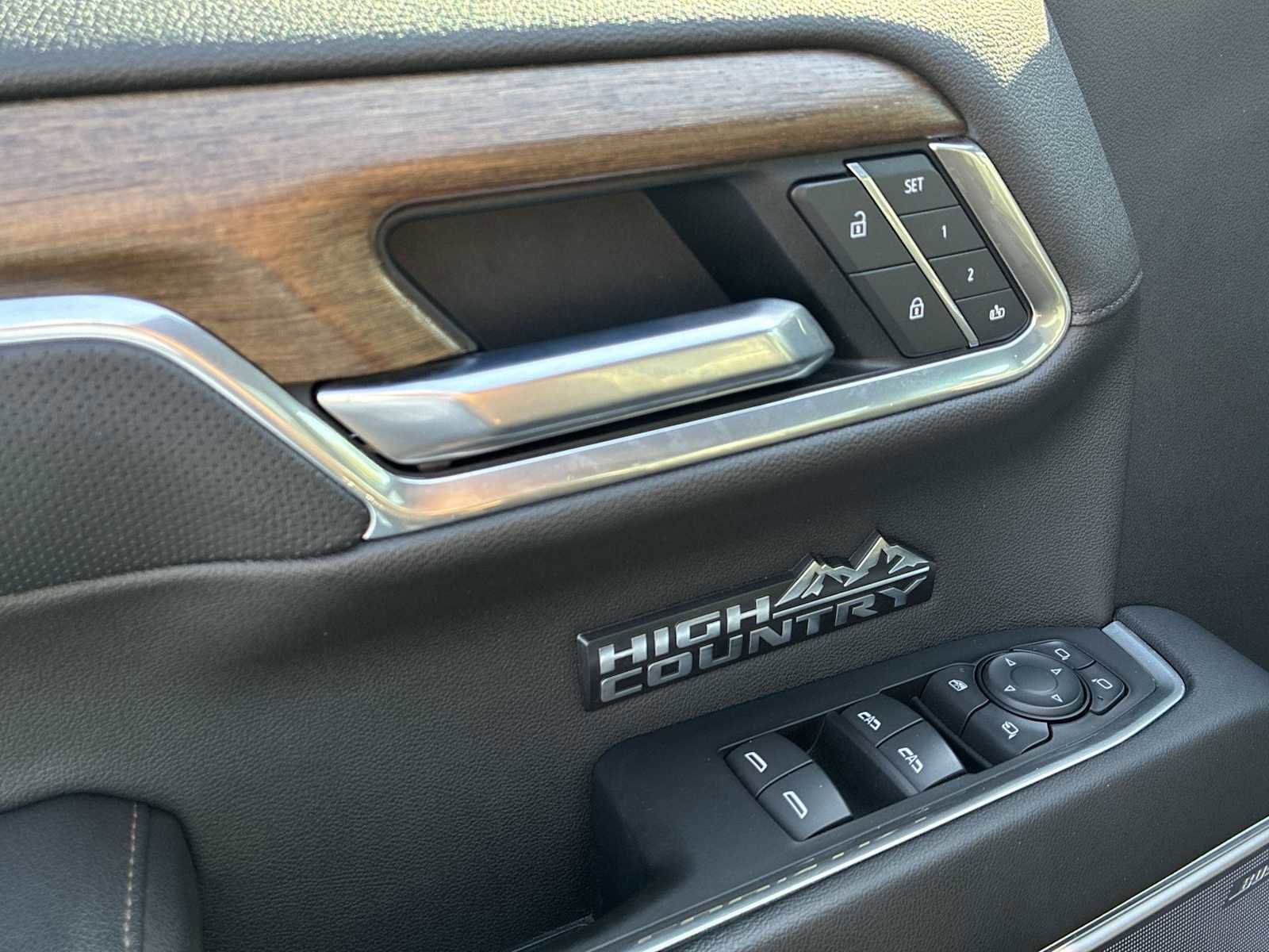 Certified 2022 Chevrolet Silverado 1500 High Country w/ High Country Premium Package image 23