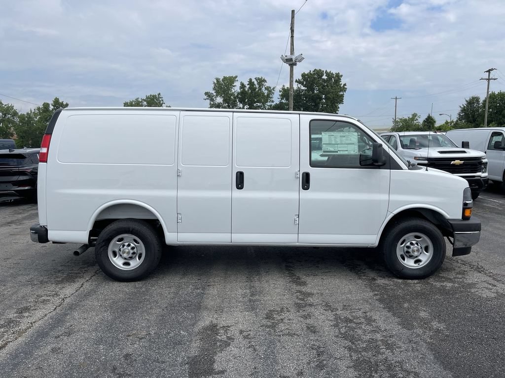 New 2025 Chevrolet Express 2500 w/ Driver Convenience Package RWD image 5