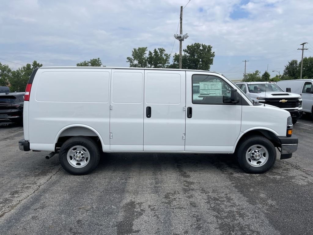 New 2025 Chevrolet Express 2500 w/ Driver Convenience Package RWD image 5
