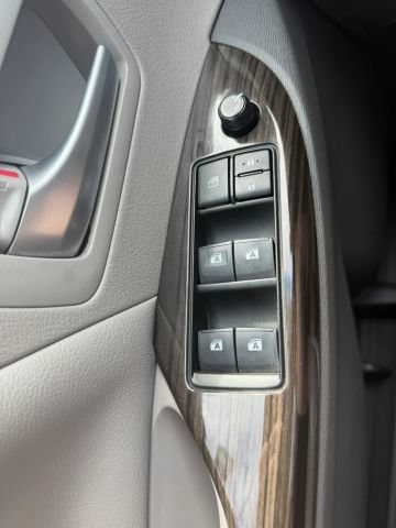 Used 2017 Toyota Sienna XLE w/ XLE Navigation Package FWD image 23
