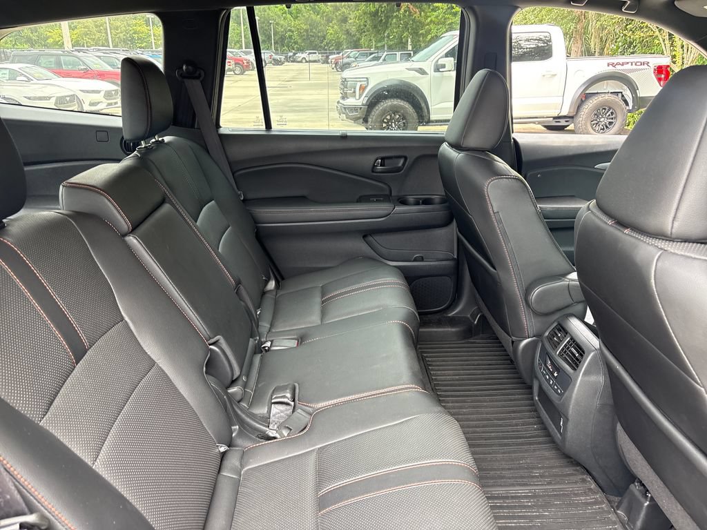 Used 2022 Honda Pilot TrailSport image 29