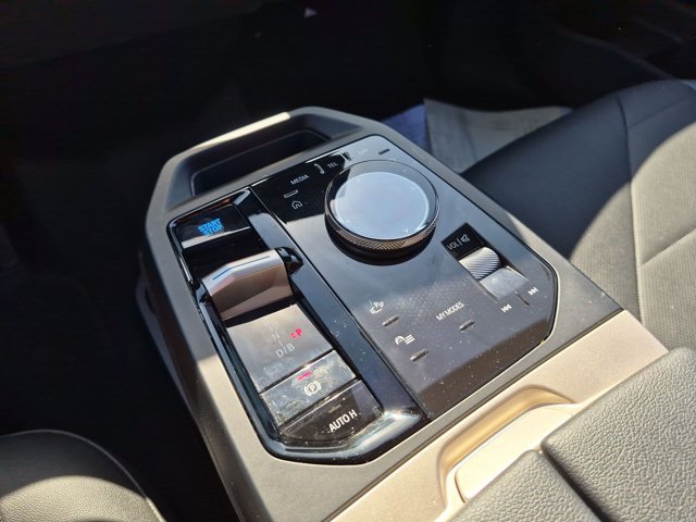Certified 2024 BMW iX xDrive50 w/ Sport Package AWD/4WD image 10