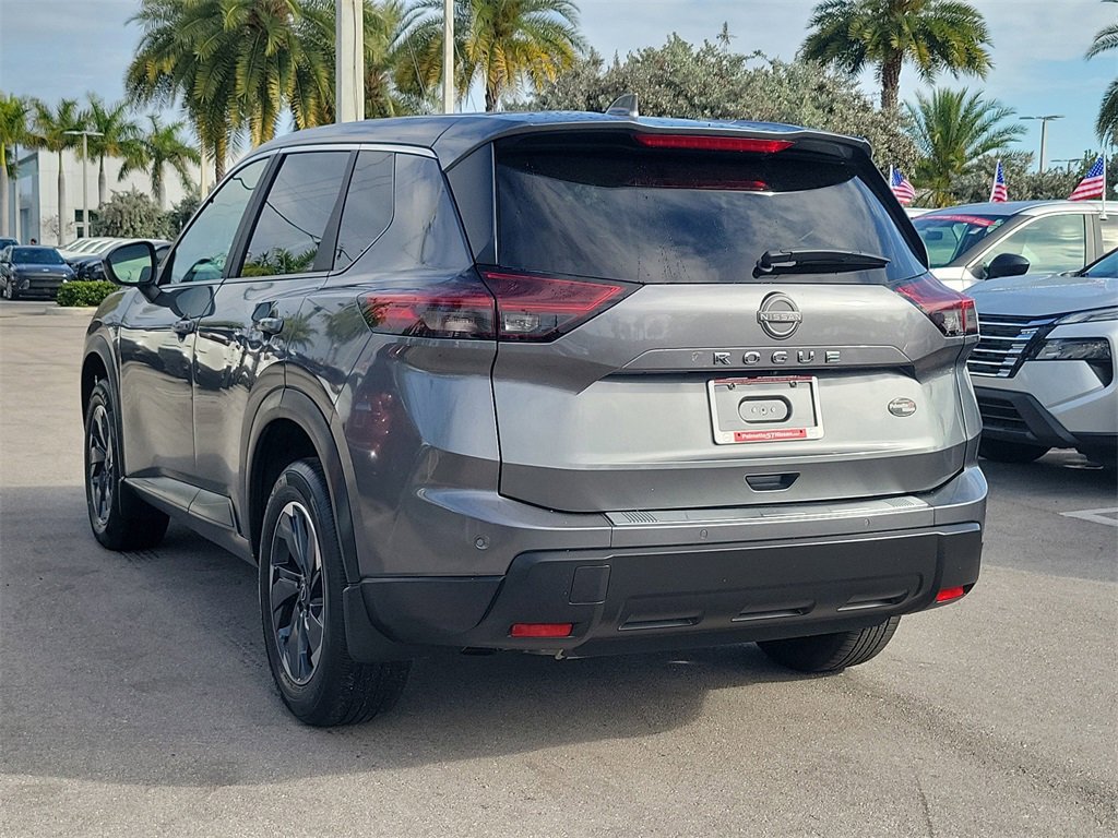 Certified 2025 Nissan Rogue SV image 4