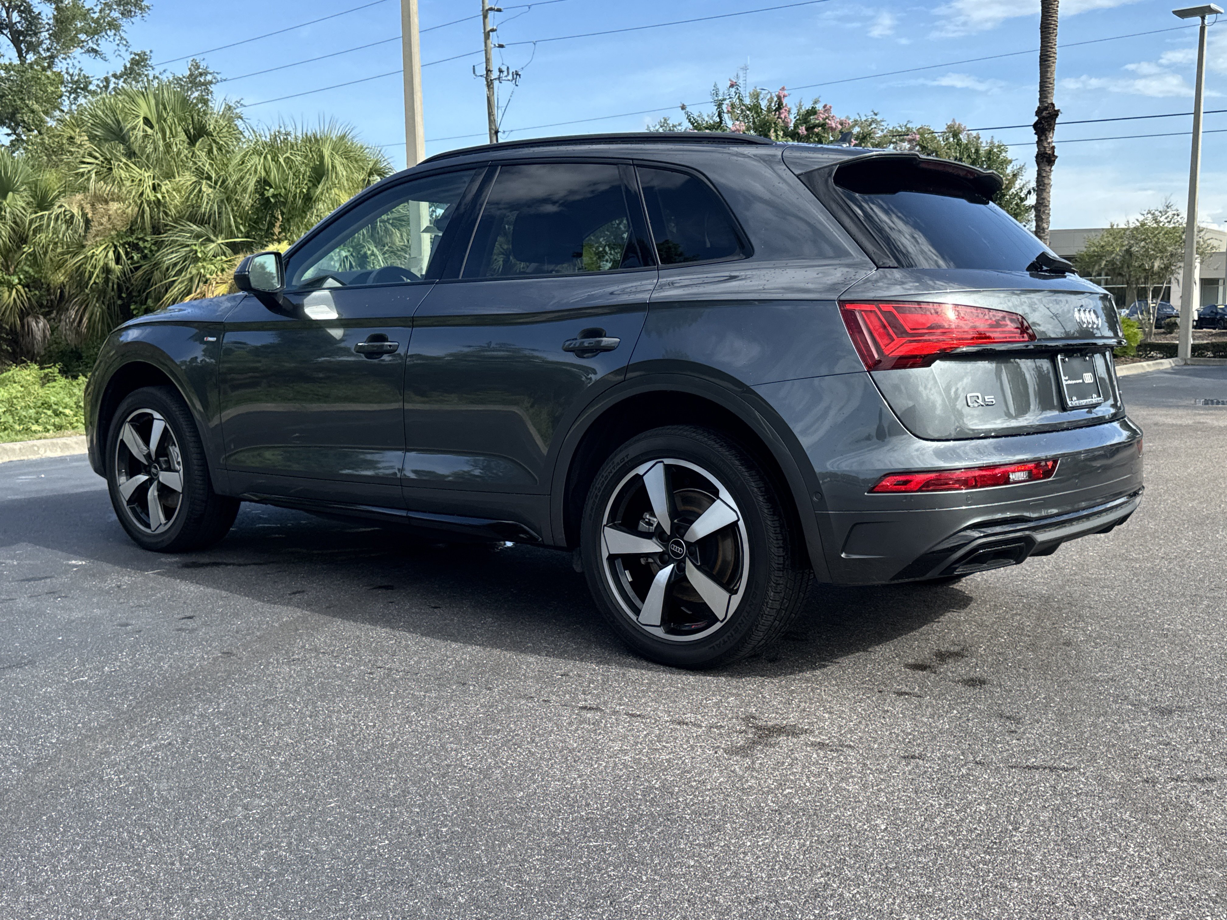 Certified 2023 Audi Q5 2.0T Prestige w/ Prestige Package AWD/4WD image 3
