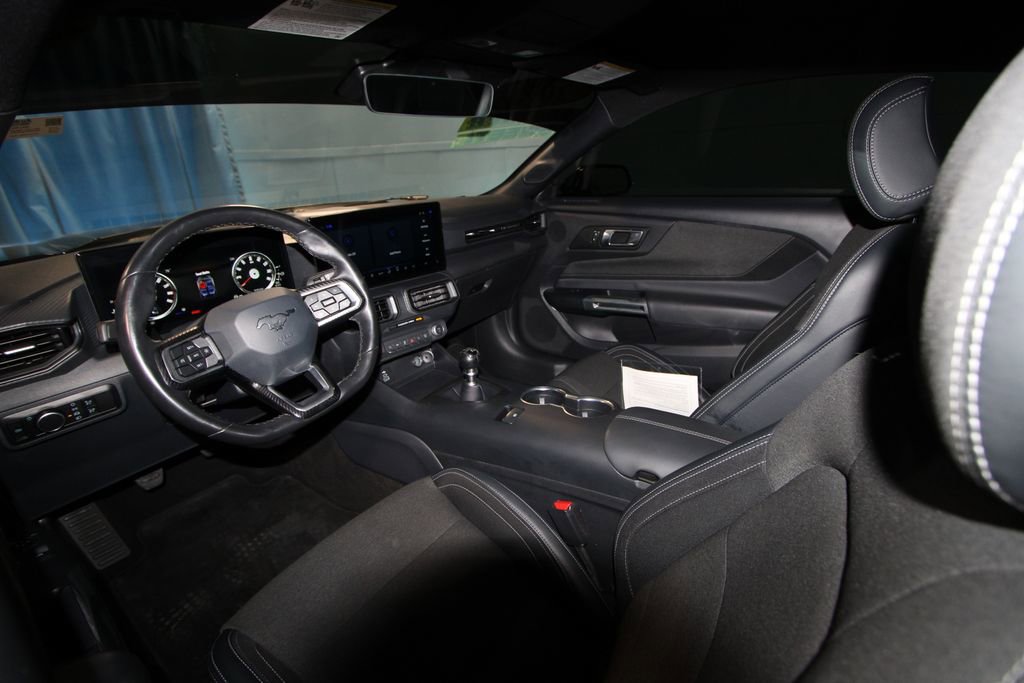 Used 2024 Ford Mustang GT RWD image 2