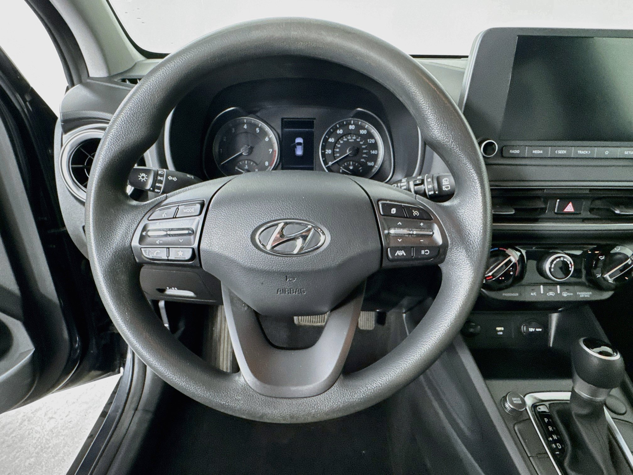 Used 2022 Hyundai Kona SEL FWD image 11