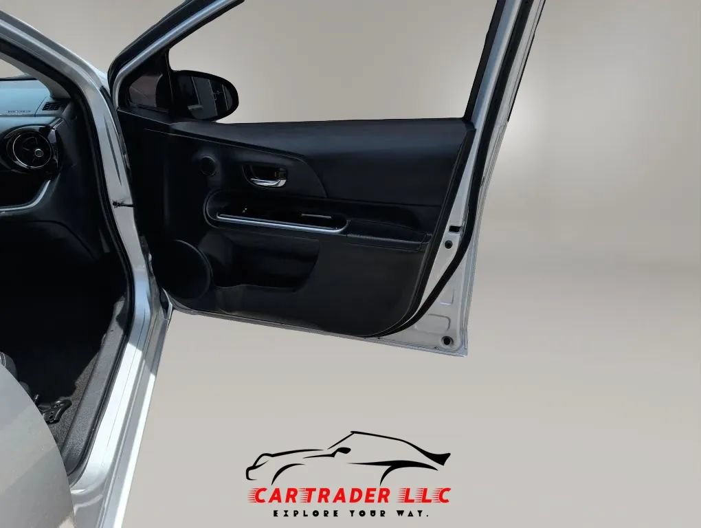Used 2015 Toyota Prius C Four FWD image 16