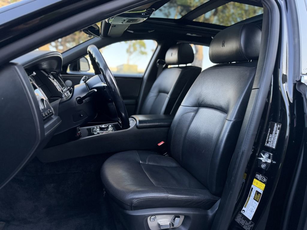 Used 2014 Rolls-Royce Ghost RWD image 17