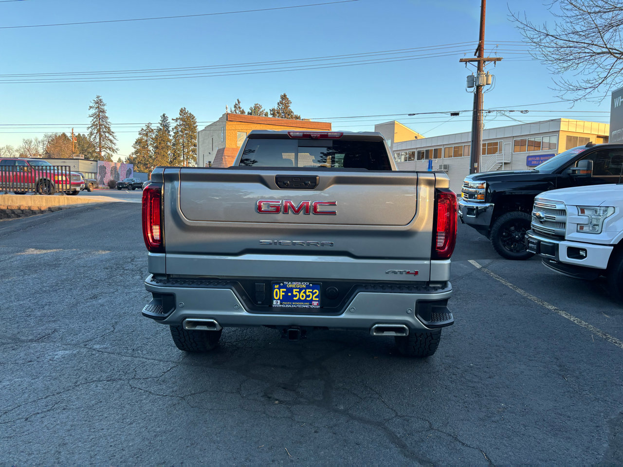 Used 2024 GMC Sierra 1500 AT4 w/ Technology Package image 4