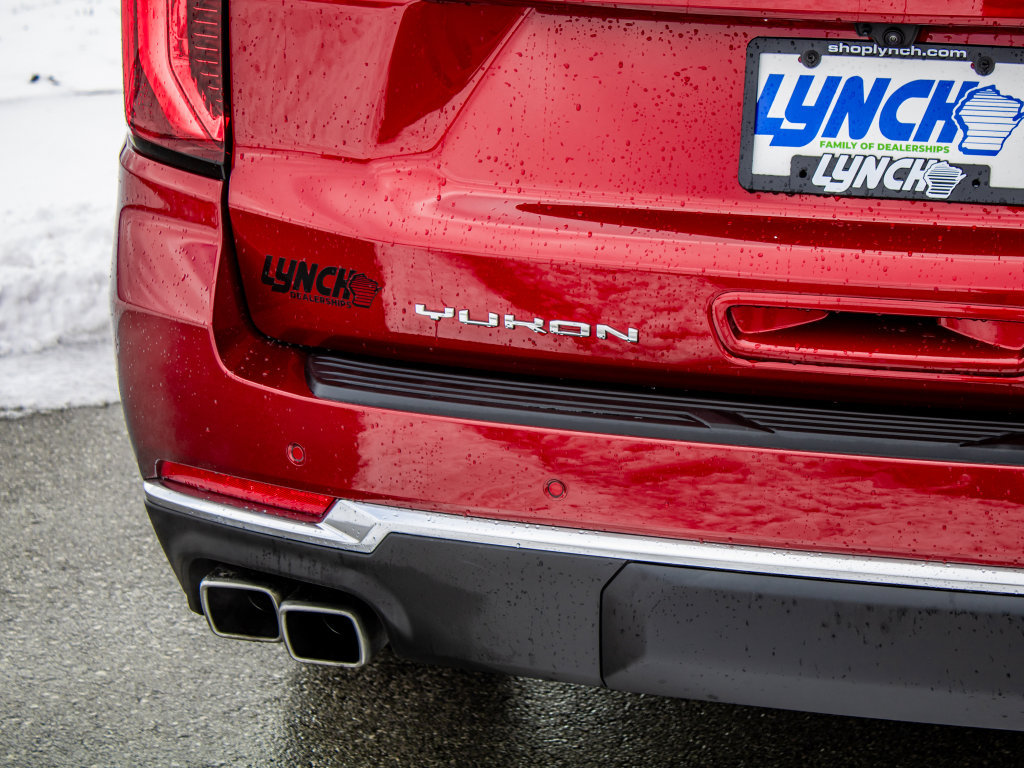 Used 2025 GMC Yukon XL Denali w/ Sun & Power Step Package image 8