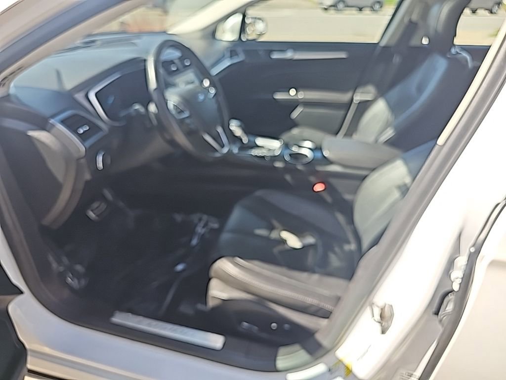 Used 2013 Ford Fusion Titanium w/ Titanium Driver Assist Pkg image 15