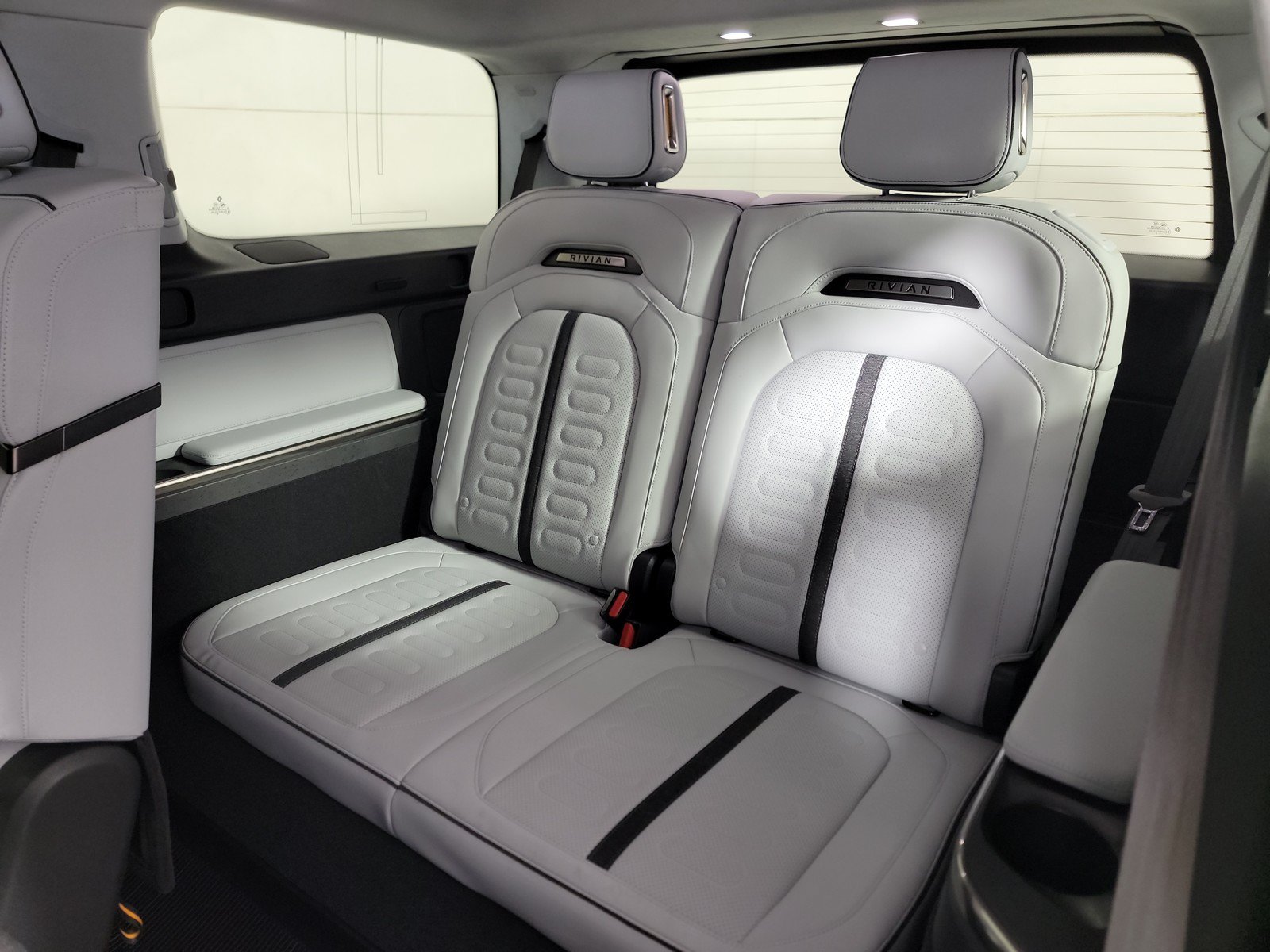 Used 2023 Rivian R1S Adventure AWD/4WD image 22