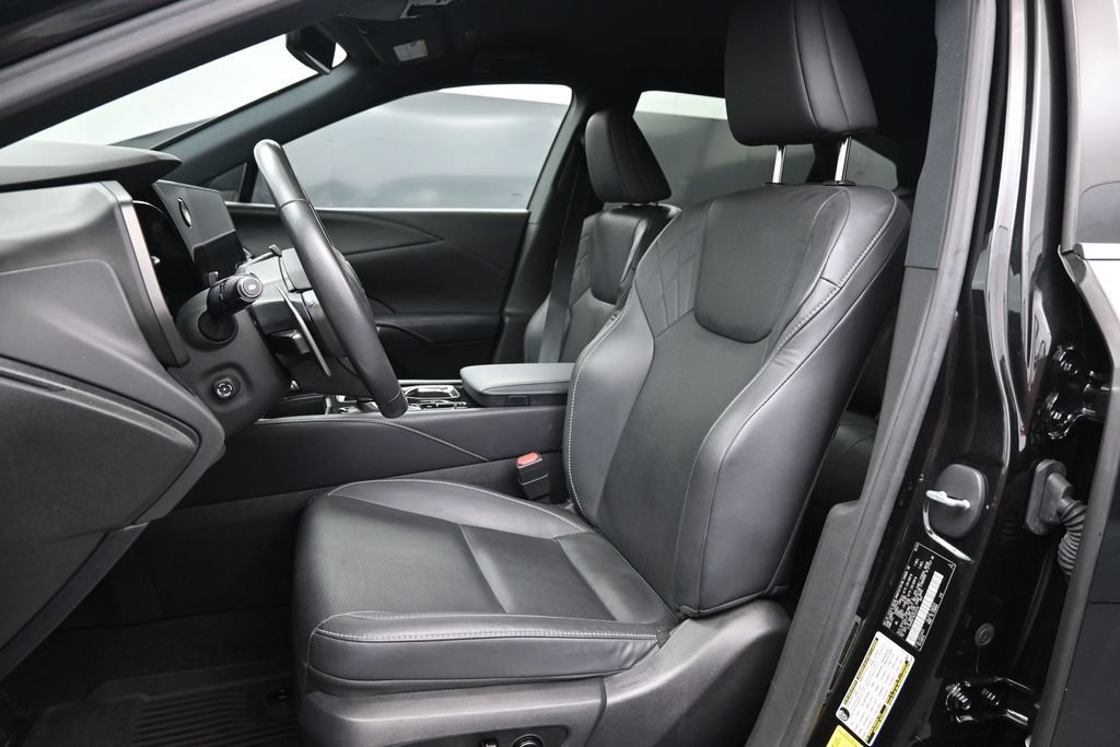 Used 2024 Lexus RX 350 FWD w/ Technology Package image 2